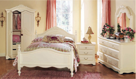 Munire' "Savanna" in Linen White