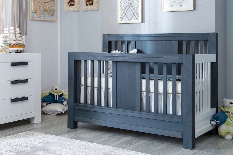 Romina Ventianni Crib in Navy & White