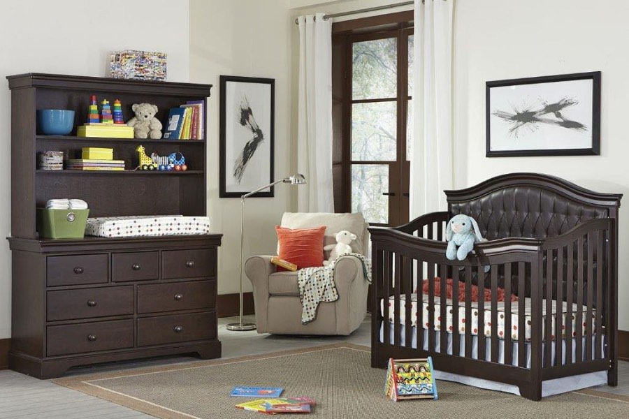 KIdz Decoeur Lexington Panel Crib & 7 Drawer Dresser with Hutch