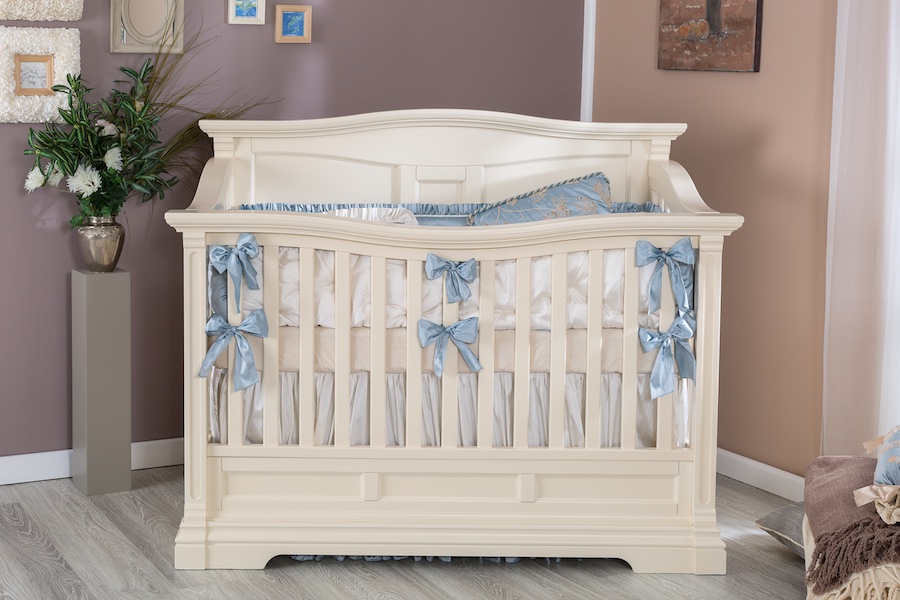 Romina Imperio Crib in Bianco Satinato