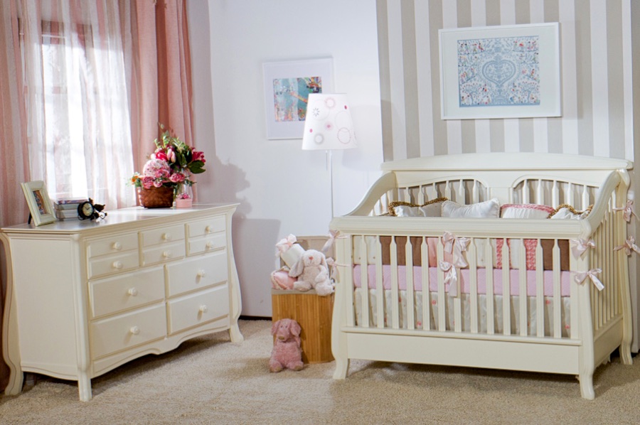 Romina Nerva Crib & Dresser in Bianco Satinato