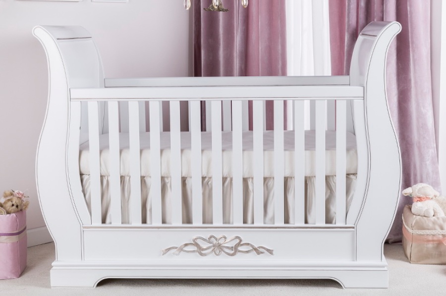 Romina Venice Crib in White with SIlver Gilding