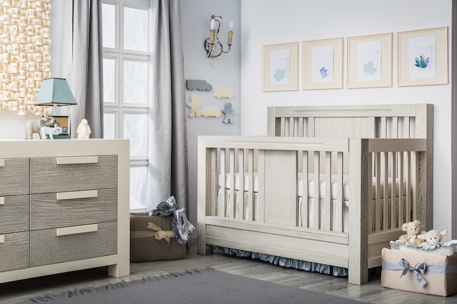 Romina Ventianni Crib & Dresser in Bianco Satinato & Silver Frost