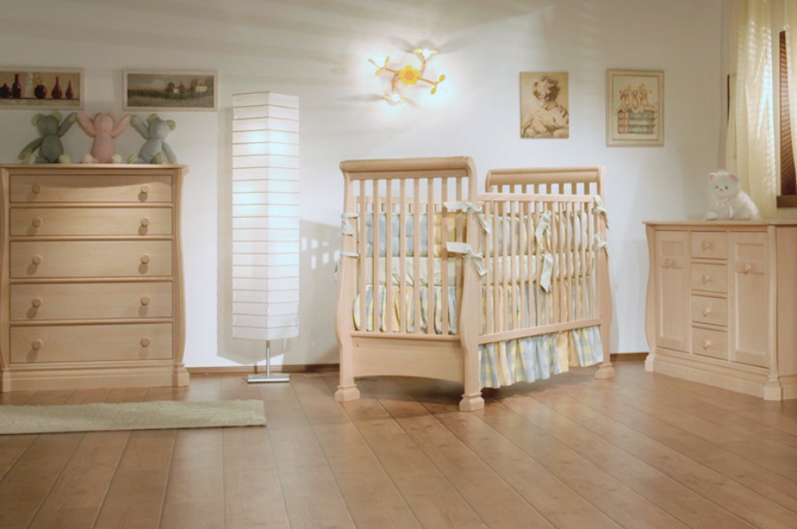 Romina Violini Traditional Crib, Baby Station & Chest in Albero Puro