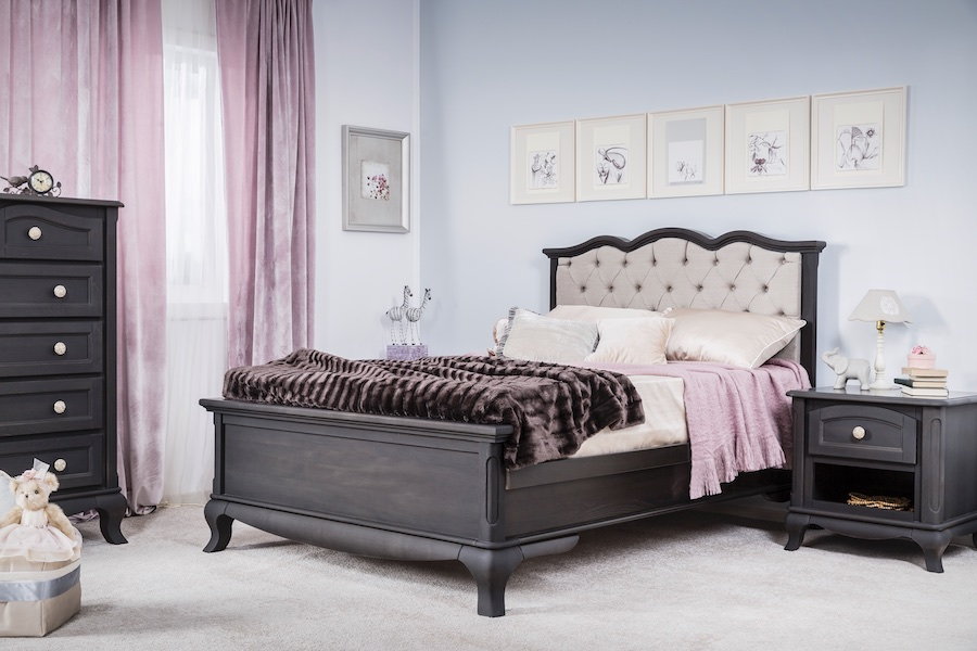 Romina Cleopatra Tufted Full Bed, Chest & Nightstand in Oil Grey