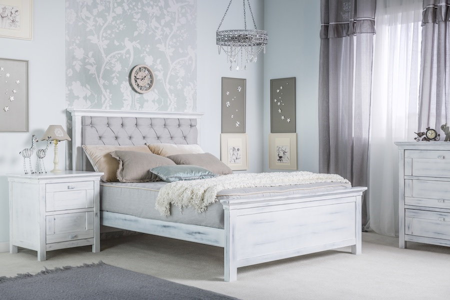 Romina Karisma Tufted Full Bed, Dresser & NIghtstand in Rustico