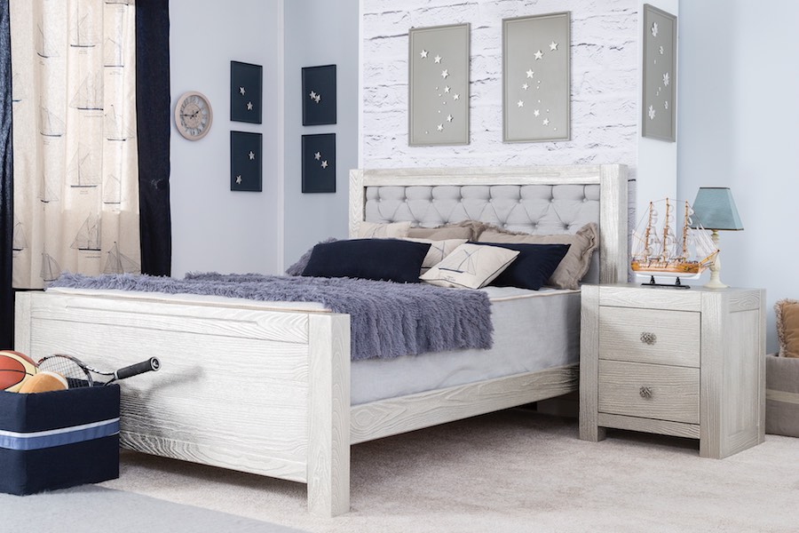 Romina Ventianni Tufted Full Bed & NIghtstand in Silver Frost