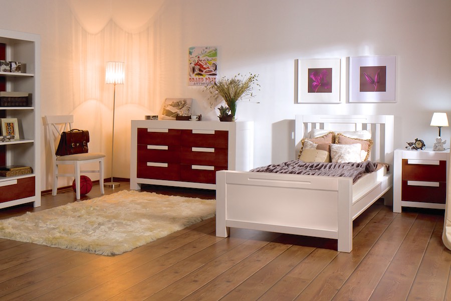 Romina Ventianni Twin Bed, Double Dresser & NIghtstand in White & Amaretto