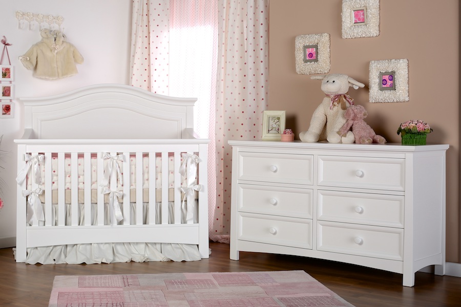 Silva Serena Crib & Dresser in White